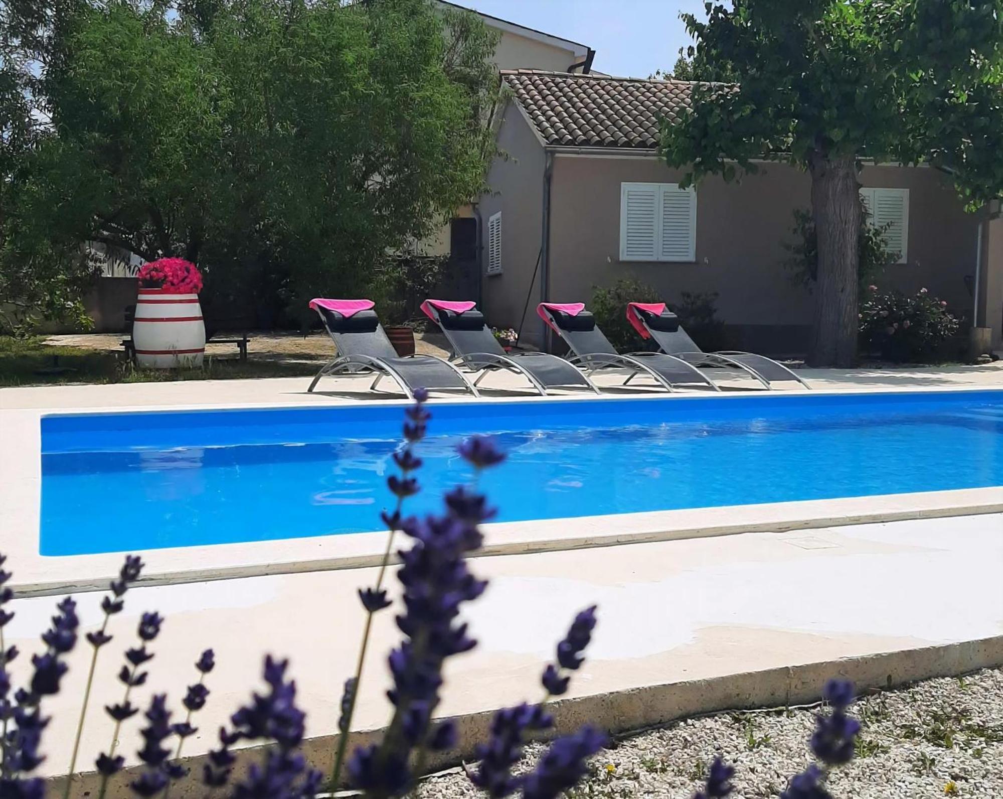 Ferienhaus Aqua Mit Pool Jadreski Exterior photo